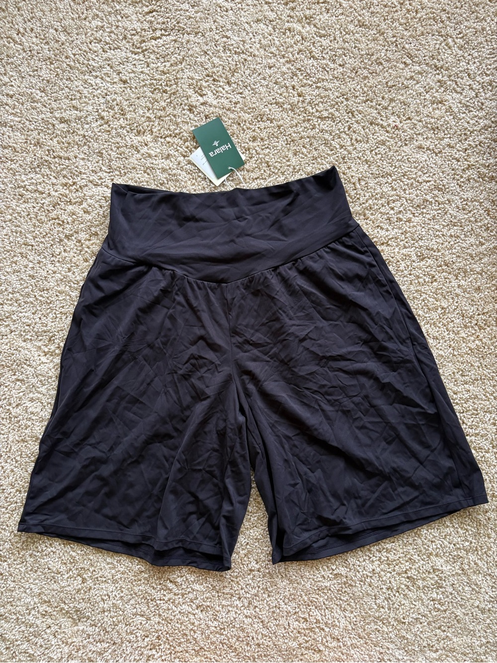 NWT Halara XL SoftlyZero Airy High Waisted V Seam Flowy Shorts Black No Liner